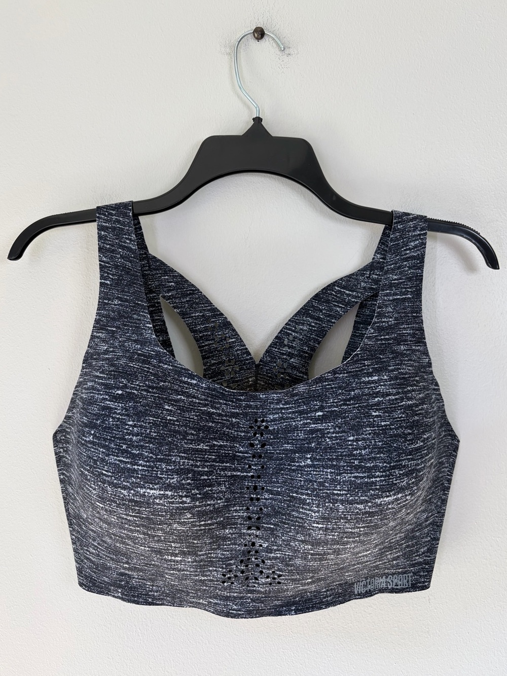 Victoria’s Secret Sport 36DD Charcoal Angel Max Laser Cut Sports Bra Workout Gym